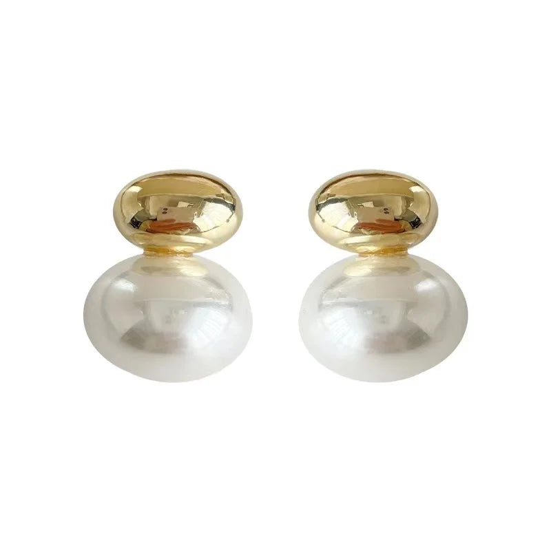 2023 New French Elegant Gold Color Bean Spliced Flat Pearl Earrings - Hit Fash